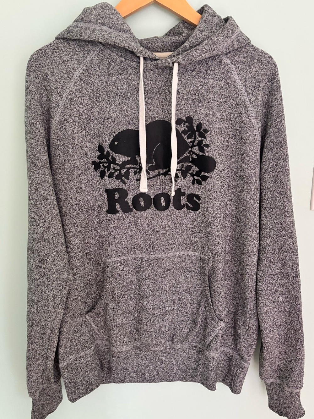 Roots Canada Men’s Original Cooper Beaver Logo Hoodie Medium Salt & Pepper Grey